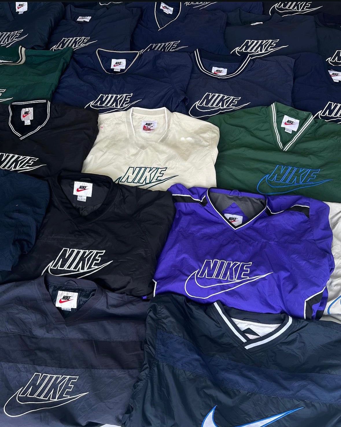 TH004 Nike V Neck風褸